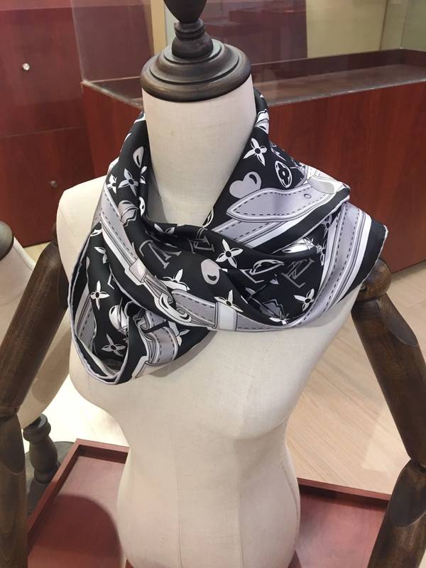 Louis Vuitton Scarf LVC00524